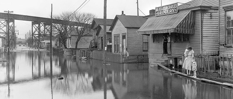 Old photo of downtown Louisville during a flood.