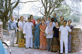 Picture of Patrick Pranke among studens